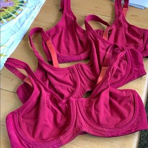 Lululemon Boob wired sports bras 34c